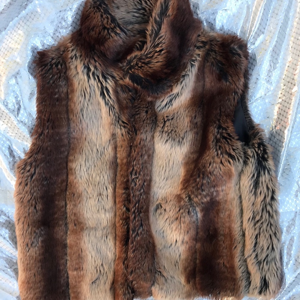 Festival top fuzzy brown faux fur vest VERTICAL DESIGN soft cropped